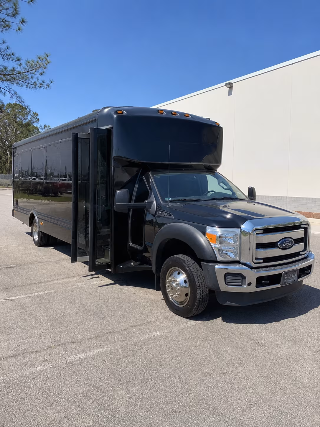 bachelor and bachelorette party buses in glendale