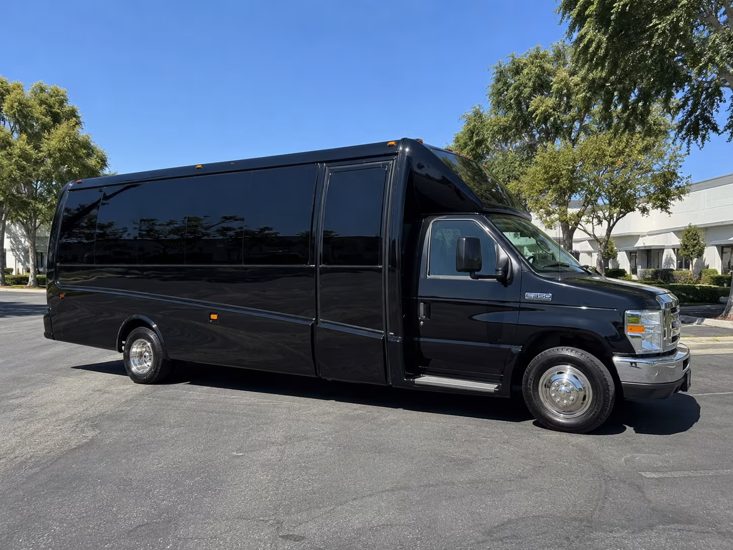 rent a glendale prom party bus or charter bus today